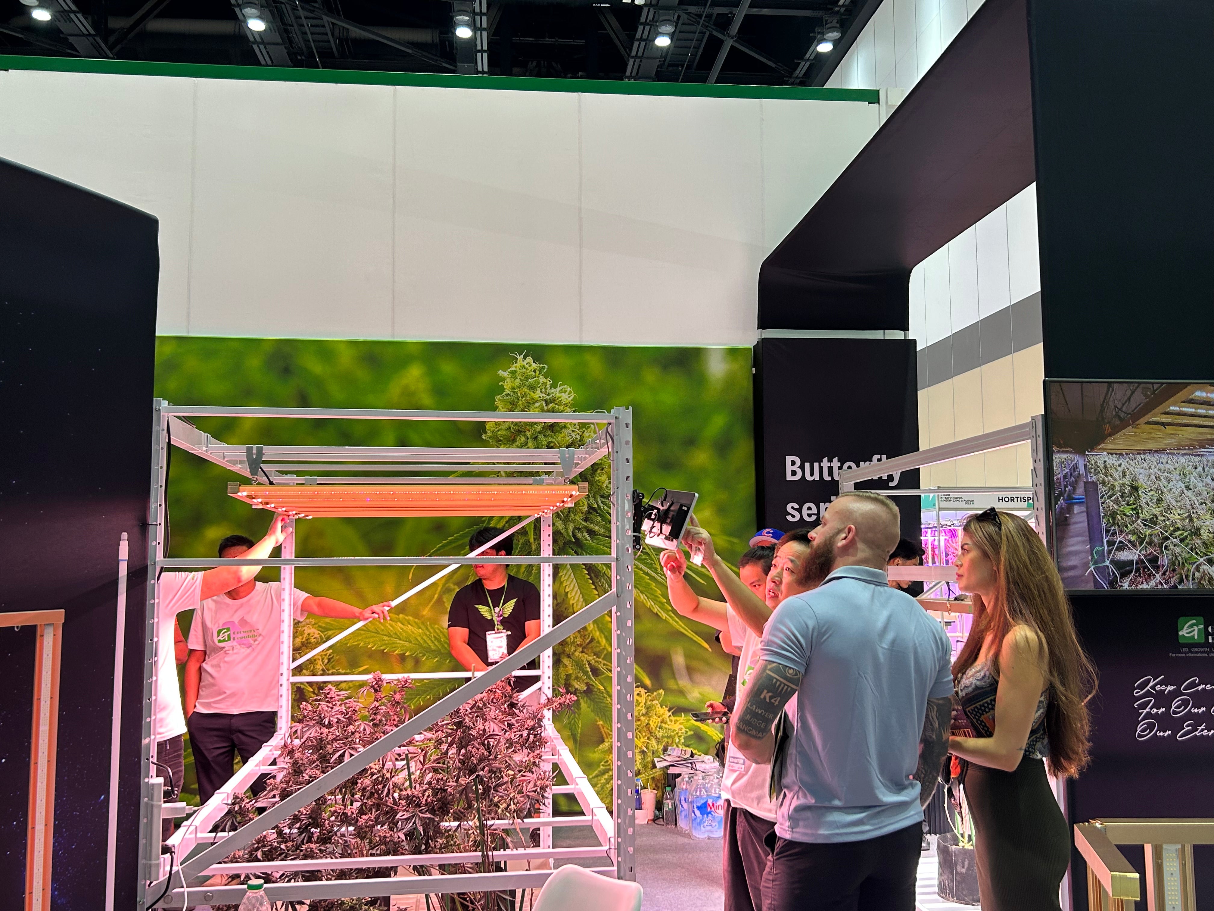 Growers Republic: Lighting the Future of Indoorgrowing since 2009! 💡🌱 ...